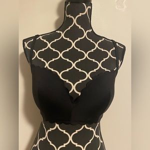 NWOT H&M Black Scallop Bikini Top with Clasp & Adjustable Straps size 34D